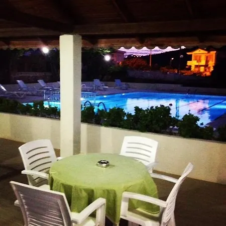 Cunda Basel Otel Ayvalı