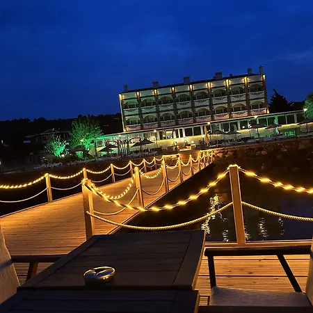 Cunda Basel Otel 3*
