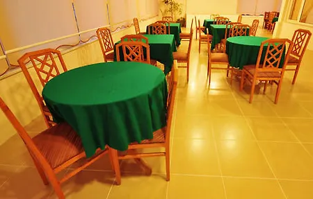 ホテル Cunda Basel 3*